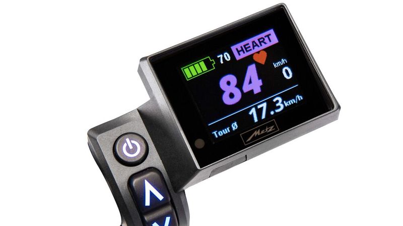 Das Farbdisplay des E-Pulsr informiert über die aktuelle Herzfrequenz.