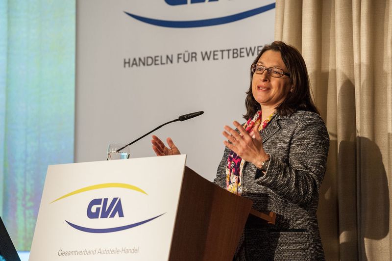 Figiefa-Generalsekretärin Sylvia Gotzen führte in ihrem Vortrag gute Gründe an, weshalb es europäischer Regeln rund um das vernetzte Auto bedarf. ((C) 2008 Dieter Hartmann)