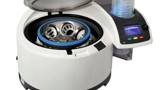 Abb.1: Der Genevac-Rocket-Verdampfer, mit dem Lösungsmittel entfernt wurden. (Bild: Genevac)