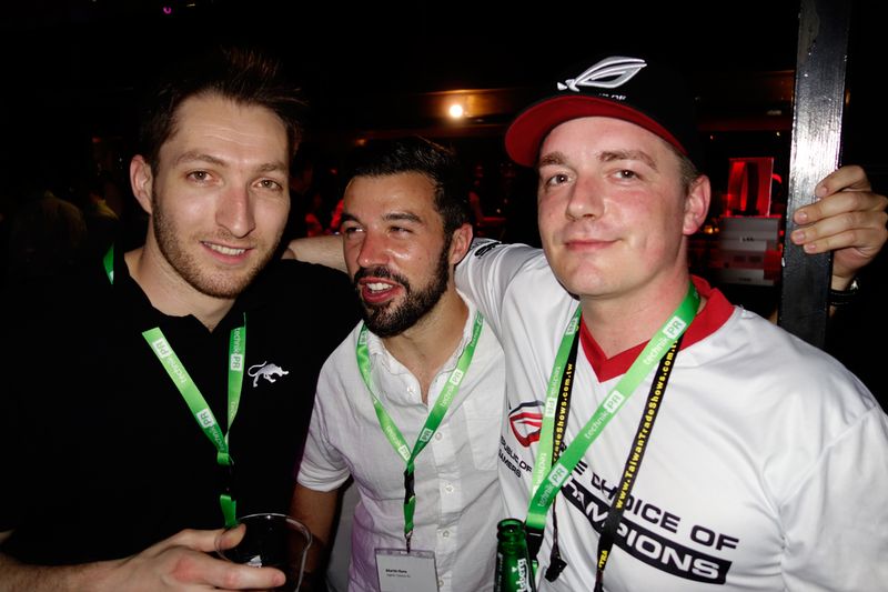 (v. l.) Philipp Krähenbühl, Littlebit, mit Martin Kunz, Digitec Galaxus, und Daniel Dancop Schier. (Bild: IT-BUSINESS)