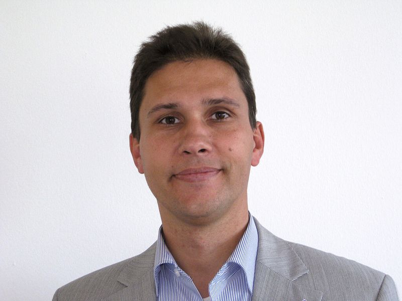 „Bezüglich der Dachflächen ist gerade erst ein kleiner Teil mit Photovoltaik genutzt“, sagt Werner Hillebrand-Hansen, CTO der Sunova AG. (Bild: Sunova)