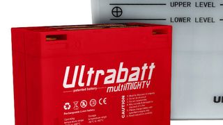 Ultrabatt-Akkus sind kleiner, leichter und stärker als normale Blei-Säure Batterien (Foto: Ultrabatt)
