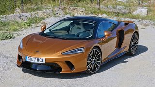 Der McLaren GT: Die Fahrleistungen sind wie von der Marke gewohnt über Zweifel erhaben – und dennoch hält sich dieser Grand Tourismo etwas zurück. (Matthias Knödler/Auto-Medienportal.Net)