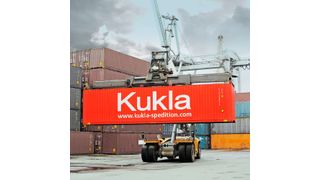 Durch ein multimodales Transportkonzept der Spedition Kukla konnte Evonik Industries 2018 weitere 71 t Kohlendioxid einsparen. (Kukla)