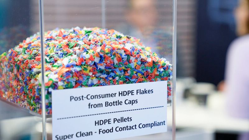 Fakuma is no longer just an injection moulding trade fair, but rather a leading extrusion and recycling platform as well, that covers the entire spectrum of plastics processing. (Source: P.E. Schall)