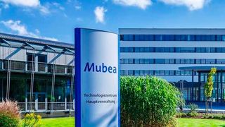 Der Automobilzulieferer Mubea sieht sich aufgrund der herrschenden Situation gezwungen, sich strukturell anzupassen. Das bedeutet aber auch einen gewissen Stellenabbau. Man spricht von etwa 300 Betroffenen, wie die dpa erfahren hat. (Bild: Mubea)