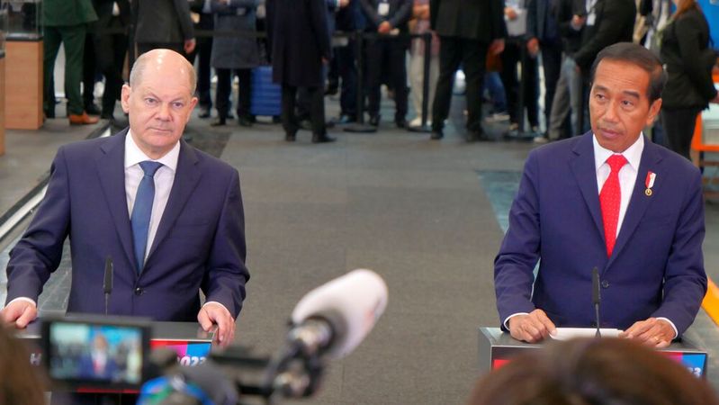 Bundeskanzler Olaf Scholz und sein indonesischer Amtskollege Joko Widodo am ersten Messetag in Hannover.(Bild:  Sandro Kipar/VCG)