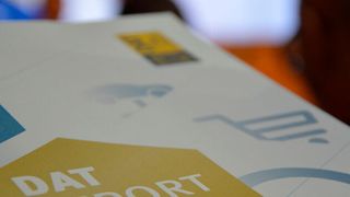 Breitere Ausgabebereitschaft für umweltfreundliche Autos und verhaltenes Wachstum bei der Akzeptanz alternativer Mobilitätskonzepte: Das sind einzelne Marktdaten, die der DAT-Report 2020 liefert. (Achter/»kfz-betrieb«)