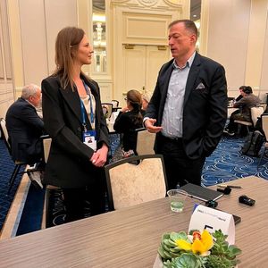 Paula Breukel (DataCenter-Insider) im Gespräch mit Dell-CTO John Roese auf der „Dell Technologies World 2026“ in Las Vegas(Bild:  Paula Breukel)