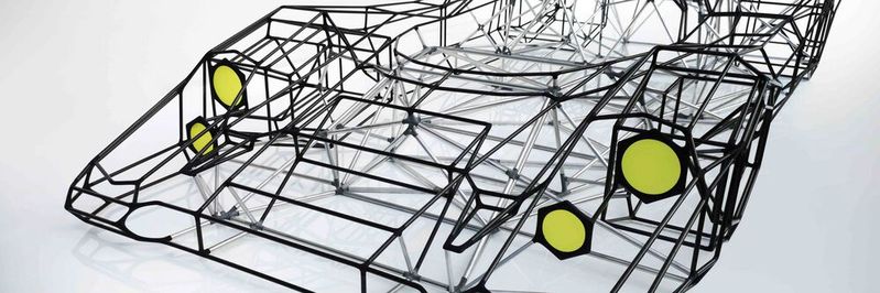 Kunstwerk mit Rennsportgenen: Die Figur Monster 917 wurde vom legendären Porsche 917 inspiriert und per 3D-Druck von Johnny Ambrose realisiert. (Bild:  3DPrintUK)