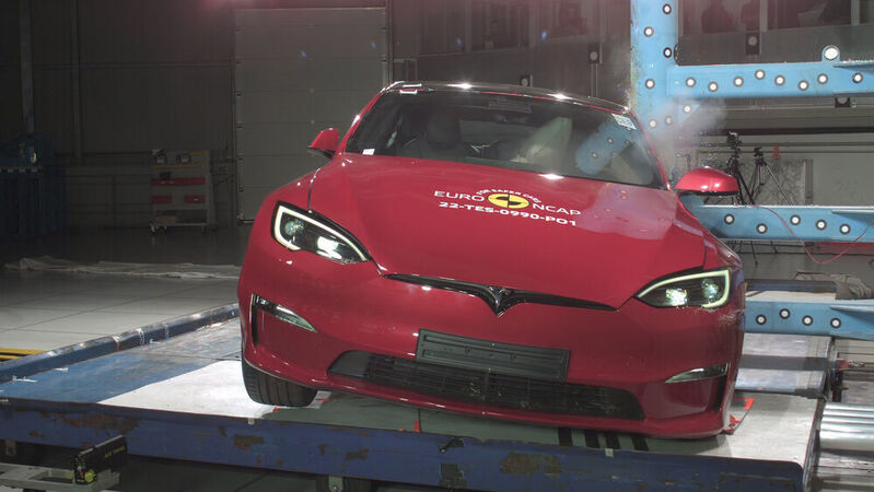 Das Model S von Tesla war 2022 das sicherste Elektroauto beim Euro-NCAP-Crashtest.