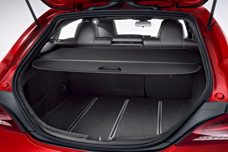 Zum Lademeister wird der CLA als Shooting Brake nicht: Statt 470 Litern passen nun 495 Liter Gepäck hinter die Rücksitze. (Foto: Daimler)
