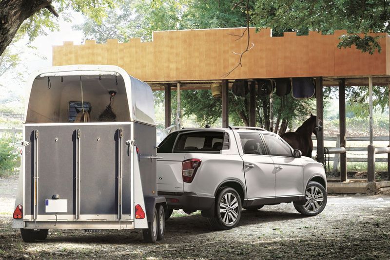 Wie schon der Rexton, der die Basis für den Pick-up liefert, dürfte auch der Musso für Pferdebesitzer interessant sein. (Ssangyong)