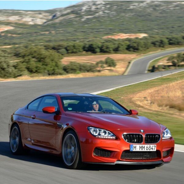 Das Coupé beschleunigt in 4,2 Sekunden von null auf 100 km/h – das Cabrio benötigt 4,3 Sekunden. (BMW)