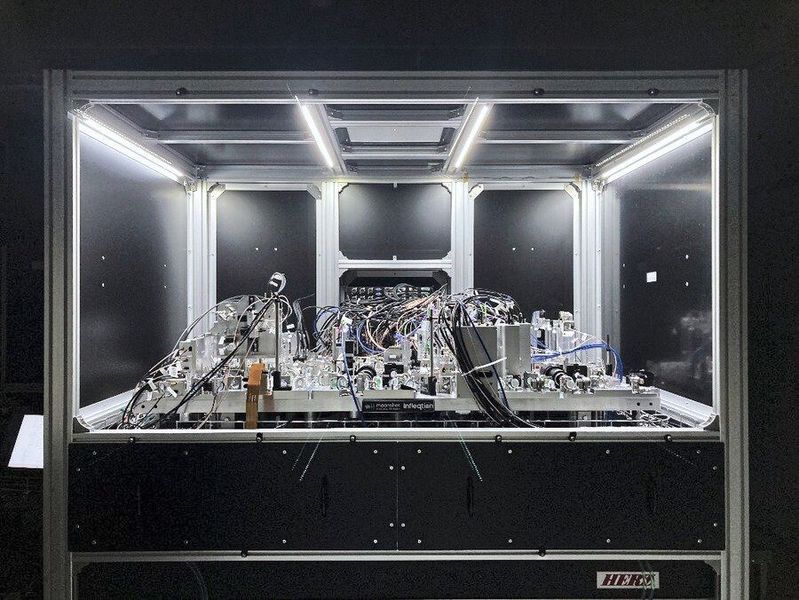 Bild 1: Japans erster Full-Stack-Quantencomputer mit neutralen Atomen: „Shunkai“. (Bild: Takafumi Tomita)