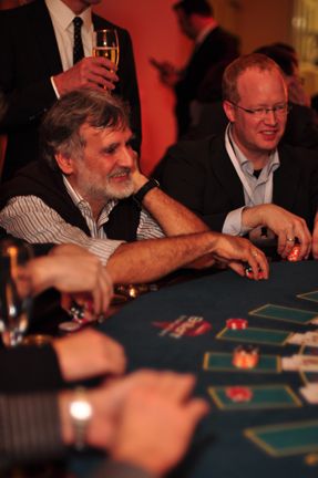 Werner Penz (Penz-EDV), Ralph Boßler (Sylphen) haben Glück im Spiel. (Archiv: Vogel Business Media)