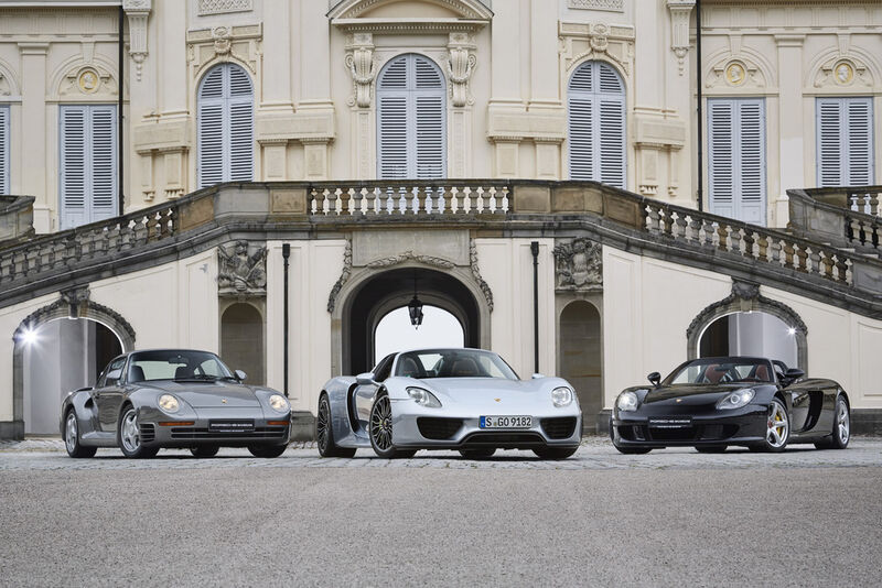 Drei Porsche-Supersportwagen unter sich: 959, 918 Spyder und Carrera GT (von links) (Bild: Porsche)