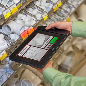 Das SlateMate CL900 von Acturion ist ein Tablet mit Magnetkartenleser und Scannerfunktion.