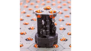 Durch die zellulare Struktur der hexagonalen Module können Waren in alle Richtungen bewegt werden. (Cellumation)