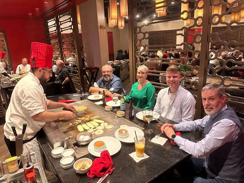 (v. r.) Reto Ambiel (Littlebit), Tim Metternich (Ninepoint), Johanna Suter und Adrian Meier (Alltron) sind schon hungrig. (Bild: Vogel IT-Medien )