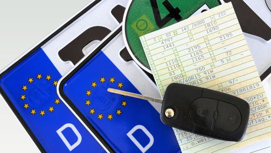 Wie Analysen jetzt bestätigen, sind die Pkw-Neuzulassungen in der EU Ende letzten Jahres wieder leicht angestiegen. Minuseffekte mussten leider Deutschland und Frankreich hinnehmen. Hier mehr dazu ...(Bild:  ADAC)