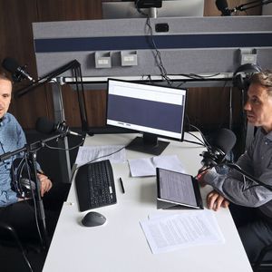„Modularisierung nur der Modularisierung willen ist heiße Luft – Nur, wenn man das gesamte Projekt integriert und als Kette betrachtet, dann bringt es wirklichen Mehrwert.” Christian Peintner, Geschäftsführer der Engineering-Experten von Spiegltec (rechts) im Gespräch mit PROCESS-Redakteur Dominik Stephan(Bild:  Wühr/PROCESS)