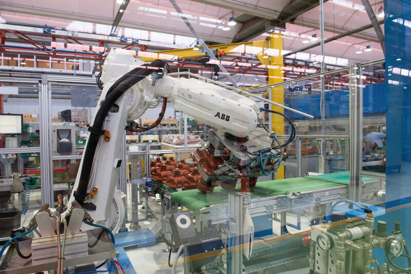 Produktion, Montage und Materialfluss am ABB-Standort Dalmine sind hochautomatisiert. (ABB)