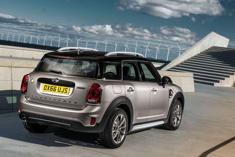 Der Mini Cooper S E Countryman All 4, wie der Plug-in-Hybrid offiziell heißt, ist jedoch erst einige Monate nach dem Marktstart erhältlich. (Mini)