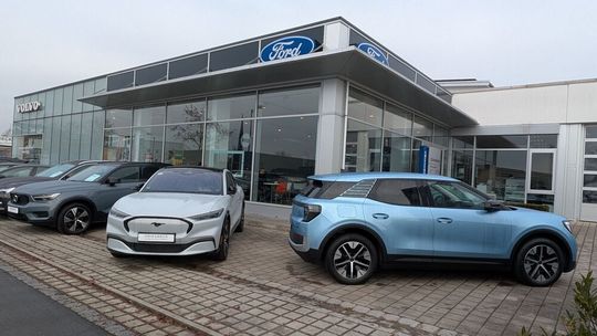 Das Deggendorfer Autohaus Griesbeck verkauft an drei Standorten Gebrauchtwagen.(Bild:  Mauritz – VCG)