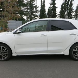 Der 4,07 Meter kurze Kia Rio wird grundsätzlich nur als Fünftürer angeboten.(Bild:  Schreiner/»kfz-betrieb«)