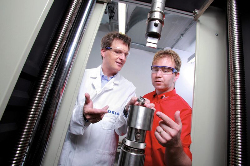 Bild 3: Beim Klebstoffhersteller müssen Qualifikationsprüfungen an der Baugruppe durchgeführt werden. (Bild: Delo)