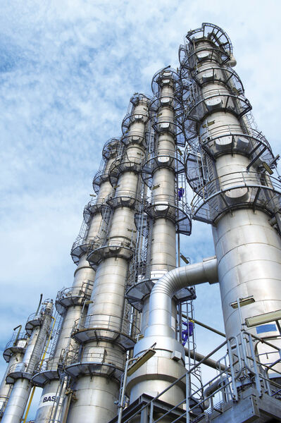 There is a close relationship between butadiene production and naphtha steam cracking. In the future, one of the chemicals produced during ethane cracking could be in short supply in the US. (Picture: BASF, Fotolia; [M]-Herkersdorf)