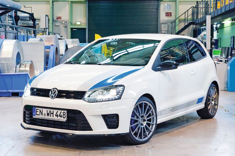 Eine Sonderserie des VW Polo ist mit einer Motorhaube aus Litecor, einem Hybridwerkstoff von Thyssen-Krupp Steel Europe, ausgestattet. (Bild: Thyssen Krupp)