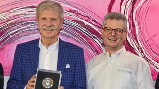 Freuen sich über das 1.000.000ste Getriebe aus Limburg: die Harmonic-Drive-Vorstände Norimitsu Ito, Reinhard Ernst, Ekrem Sirman und Masanao Kobayashi (v.l.). (Harmonic Drive)