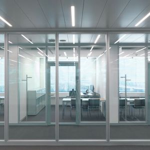 In kürzester Zeit enstand am Schweizer Roche-Standort Basel/Kaiseraugst in Modulbauweise ein neues Aus- und Weiterbildungszentrum mit 16 Laboren.