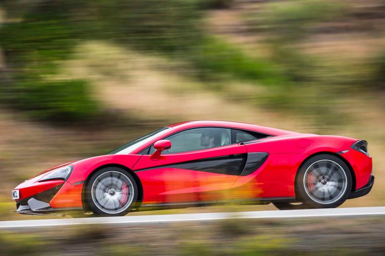 Den Sprint von 0 auf 100 km/h erledigt der McLaren 570S in gerade Mal 3,2 Sekunden. Die spitze liegt bei 328 km/h. (Foto: McLaren)