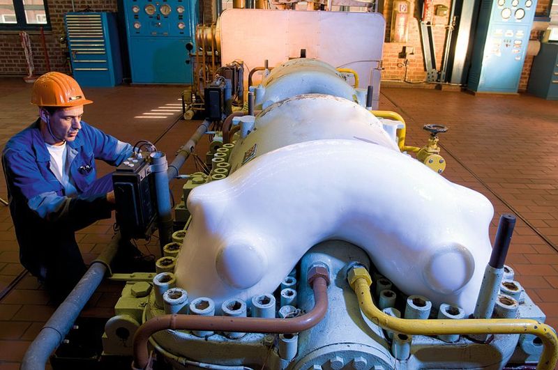 Ein neues selbst entwickeltes IT-Tool ermöglichte es, bereits im ersten Jahr die Energiekosten beim Betrieb des Kältenetzes in Leverkusen um rund 140.000 Euro zu senken.  (Bild: Currenta)