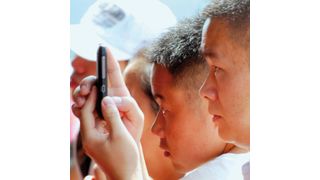 Durchblick? Die Usability und User Experience der Smartphones faszinierte das Top-Management und forcierte den Einzug der Disziplinen in die Industrie.  (Bild: Michael Davis-Burchat unterCC BY-ND 2.0, Flickr.com)