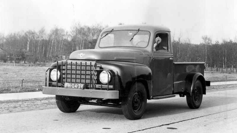 In nur wenigen Hundert Einheiten entstand der A 107 Pick-up-Truck. Einige kamen bei der niederländischen Armee in Neuguinea zum Einsatz. Angetrieben wurden sie von einem Hercules Vierliter-Benzinmotor (sechs Zylinder) mit 91 PS. (Bild: DAF)