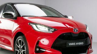 Der neue Toyota Yaris kommt mit mehr Platz, ist aber kürzer. Preislich startet er bei 15.800 Euro. (Bild: Toyota)
