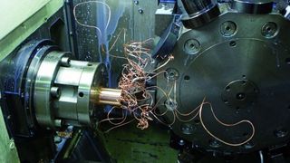 Bild 1: Wirrspan bei der Bearbeitung von CuCr1Zr. (Bild: WZL)