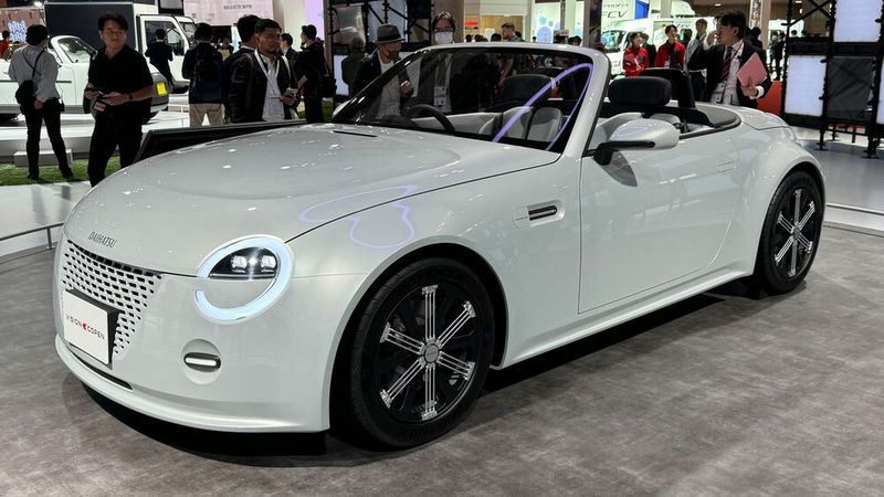 Daihatsu gibt einen Ausblick auf einen elektrischen Nachfolger des charmanten Bonsai-Roadsters Copen. (Bild: sp-x/Benjamin Bessinger)