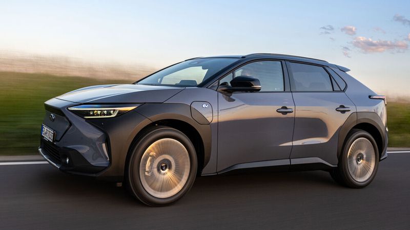 Der Markstart des Solterra lief etwas holprig. Erst musste das Auto wegen eines drohenden Radverlusts in die Werkstätten, … (Bild: Subaru)