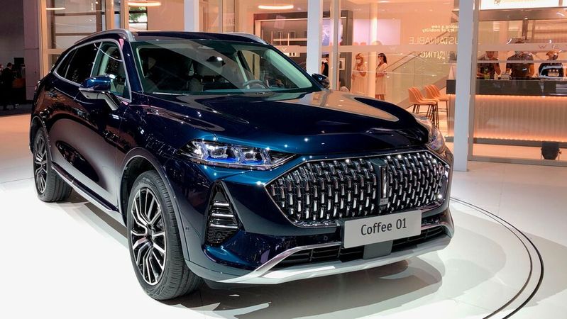 Der Coffee 01 von Wey ist ein Plug-in-Hybrid, der mit einer besonders hohen elektrischen Reichweite punkten soll.(Bild:  Wehner)