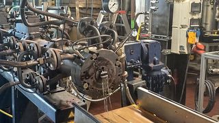 Die Firma Polymaterials gilt als professioneller Innovationspartner, wenn es um die Entwicklung und Produktion neuer polymerer Materialien geht. Im Technikum im Chempark Leverkusen werden Mustermengen hergestellt und die Verfahrensentwicklung vorangetrieben.  (Bild: Polymaterials AG)