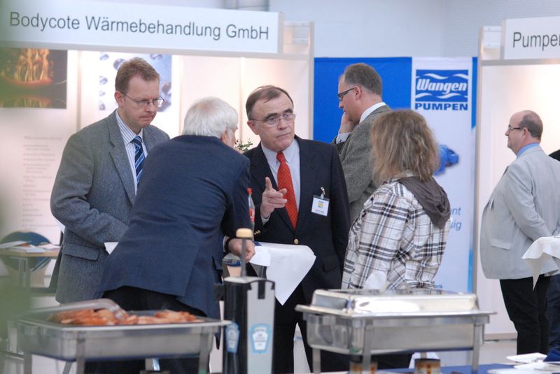 Heinz M. Nägel von Feluwa im Gespräch mit Teilnehmern  (Bild: PROCESS)