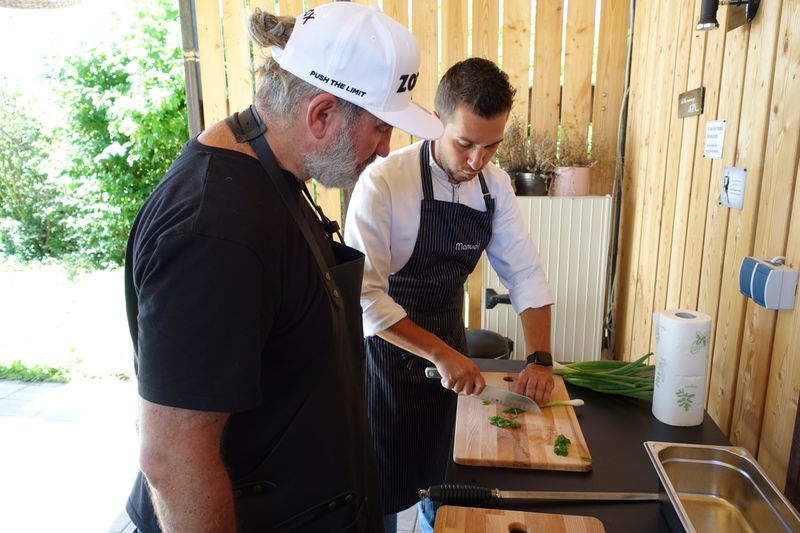 Koch Manuel verrät seine Schneidetricks. (IT-BUSINESS)