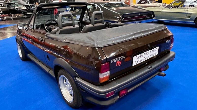 Frischluftfreuden für zahlungskräftige Fans: Es gab mehrere Anbietter, die den Fiesta öffneten. So z. B. in England der Karossier Crayford sowie die Firmen  F. English Coachwork Division und Firma Quantum Sports Cars. (Bild: Ford)