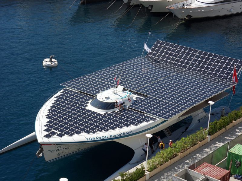 Platz 6: DuPont, USA  Neben verschiedenen Chemikalien, Kunststoffen, Lacken und Saatgut ist DuPont auch an der Entwicklung von Solarzellen beteiligt. Im größten Solar-Boot der Welt, dem PlanetSolar (Bild), steckt die Technologie von DuPont. (Bild: DuPont)