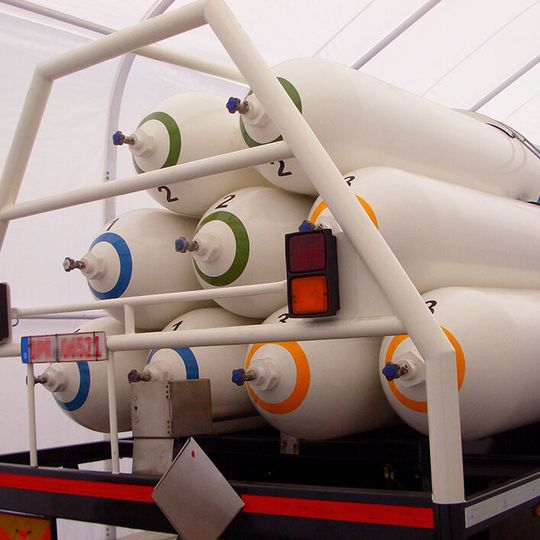 Die Sicherheit von Druckbehältern spielt eine entscheidende Rolle beim Transport und der Speicherung von Wasserstoff. Die BAM hat gemeinsam mit internationalen Experten Empfehlungen zur Druckbegrenzung von Behältern erarbeitet, die jetzt von der UN übernommen wurden.(Bild:  BAM)